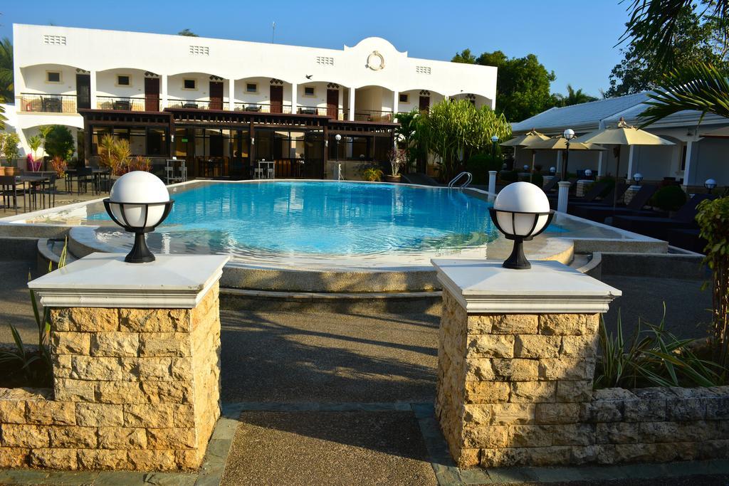 Panglao Regents Park Resort Exterior foto